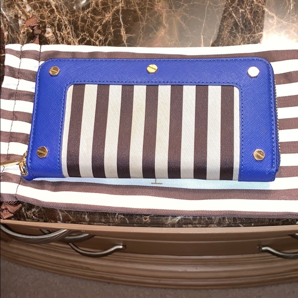 HENRI BENDEL WALLET- UNIQUE!